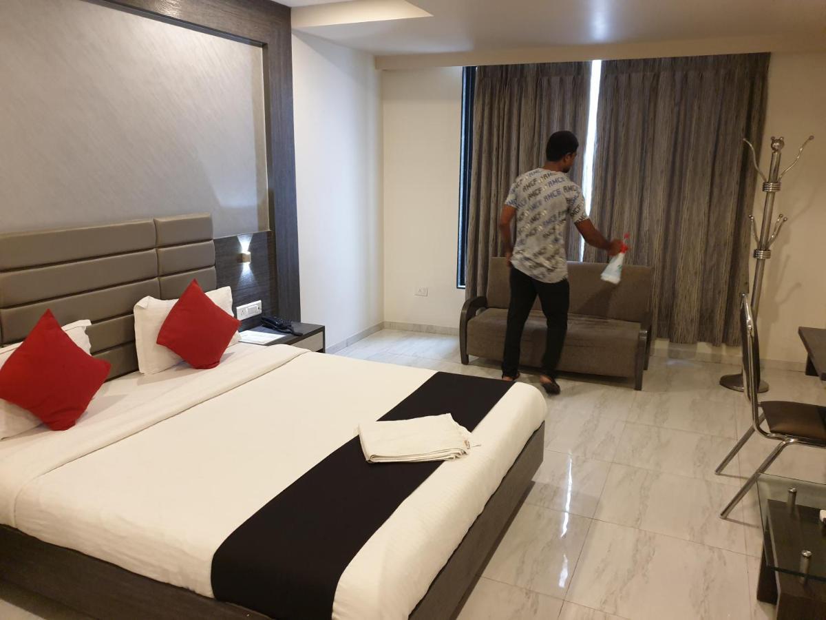 Hotel Unity アーメダバード エクステリア 写真