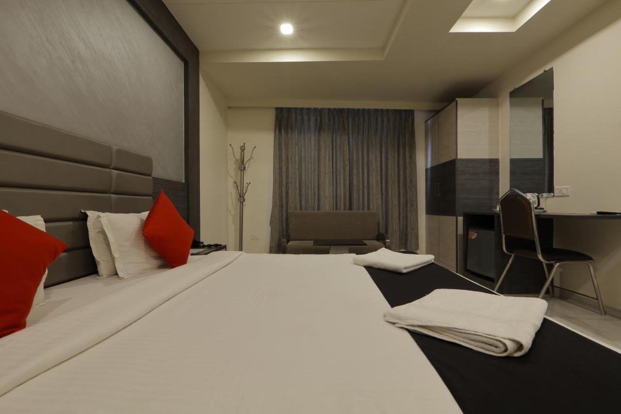 Hotel Unity アーメダバード エクステリア 写真
